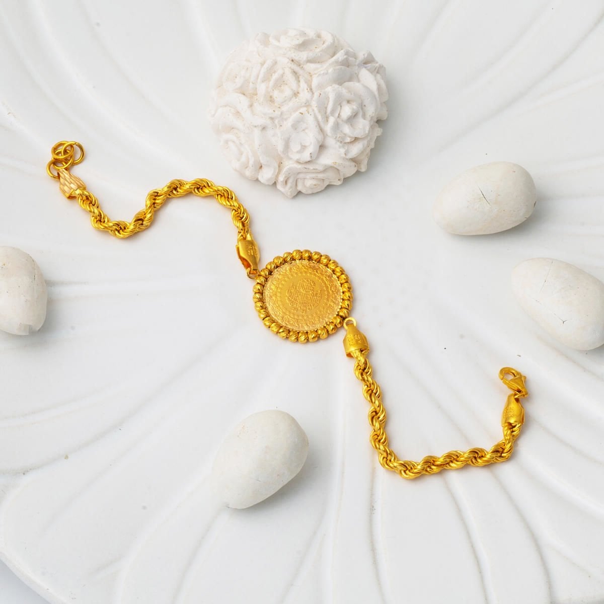 22K Yellow Gold Twisted Chain Quarter Coin Bracelet