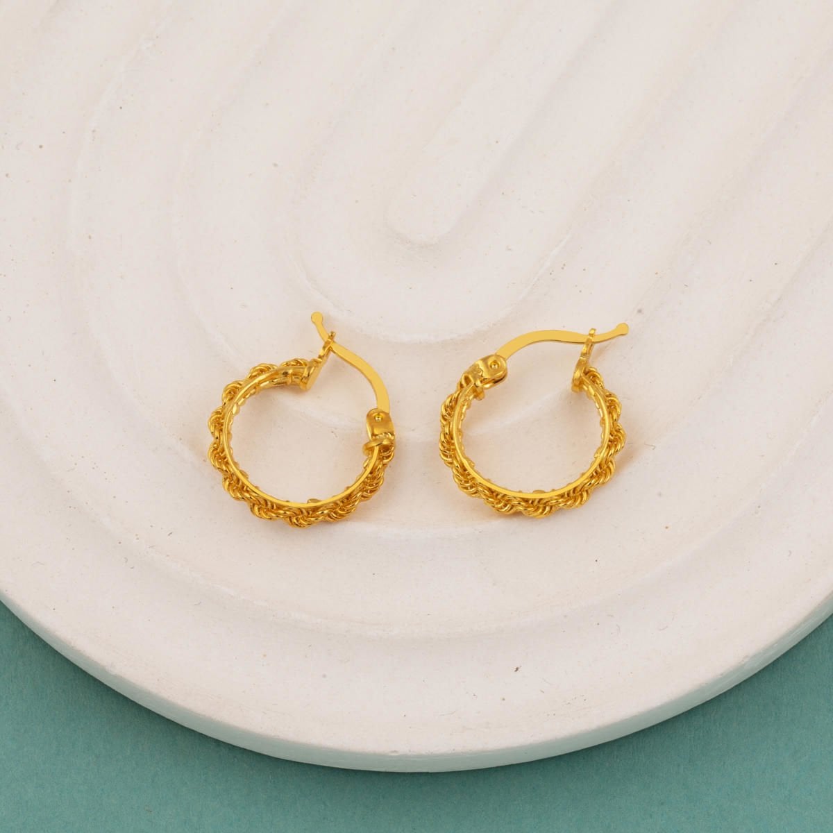 14K Yellow Gold Twisted Chain Hoop Earrings