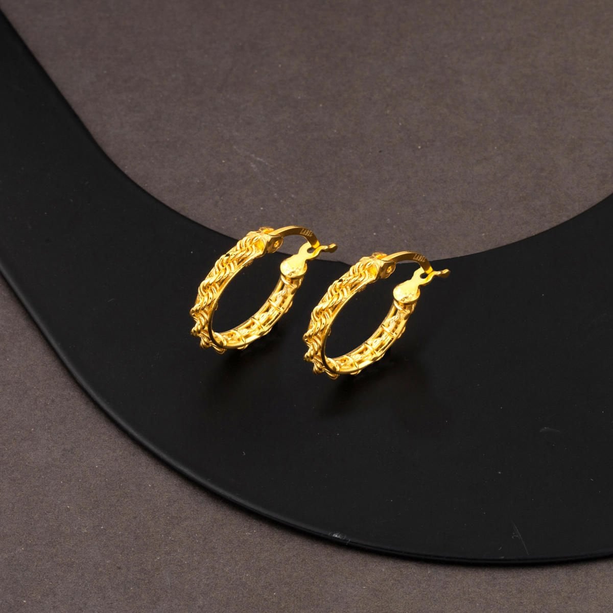 22K Yellow Gold Twisted Chain Hoop Earrings