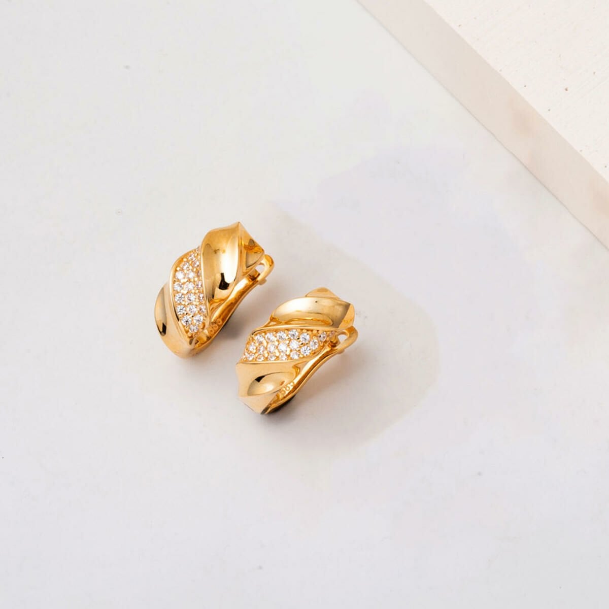 14K Yellow Gold Twisted Cubic Zirconia Women's Earrings