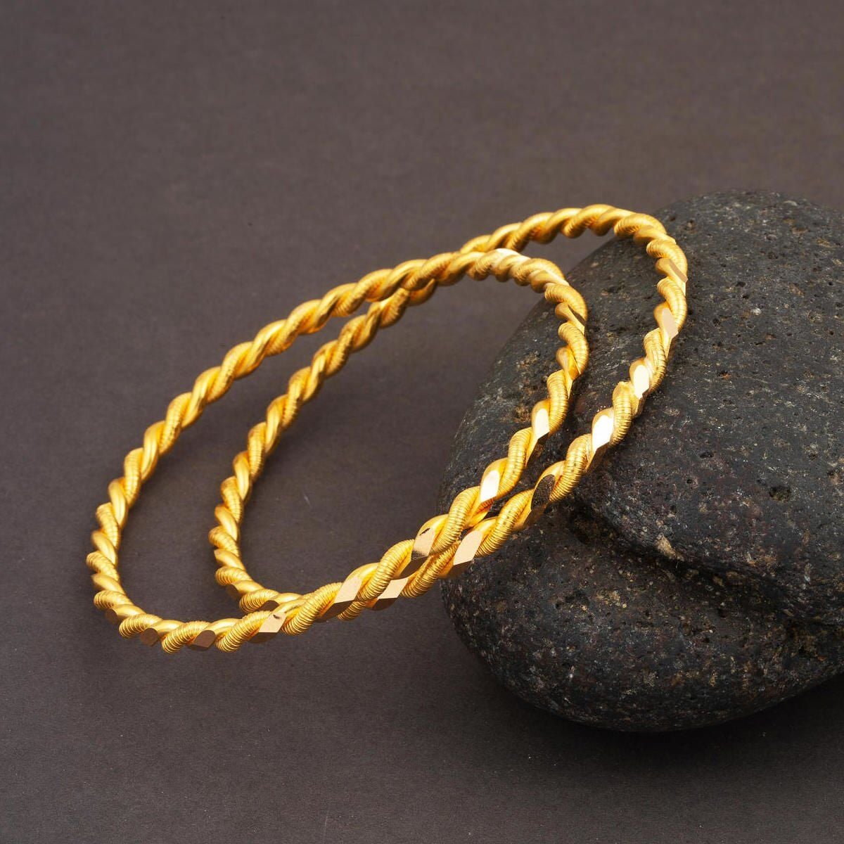 22K Yellow Gold Twisted Bangle (40 g)