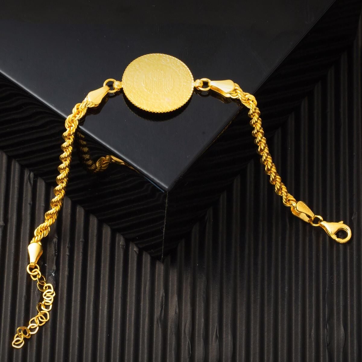 14K Yellow Gold Twisted Chain Quarter Coin Bracelet