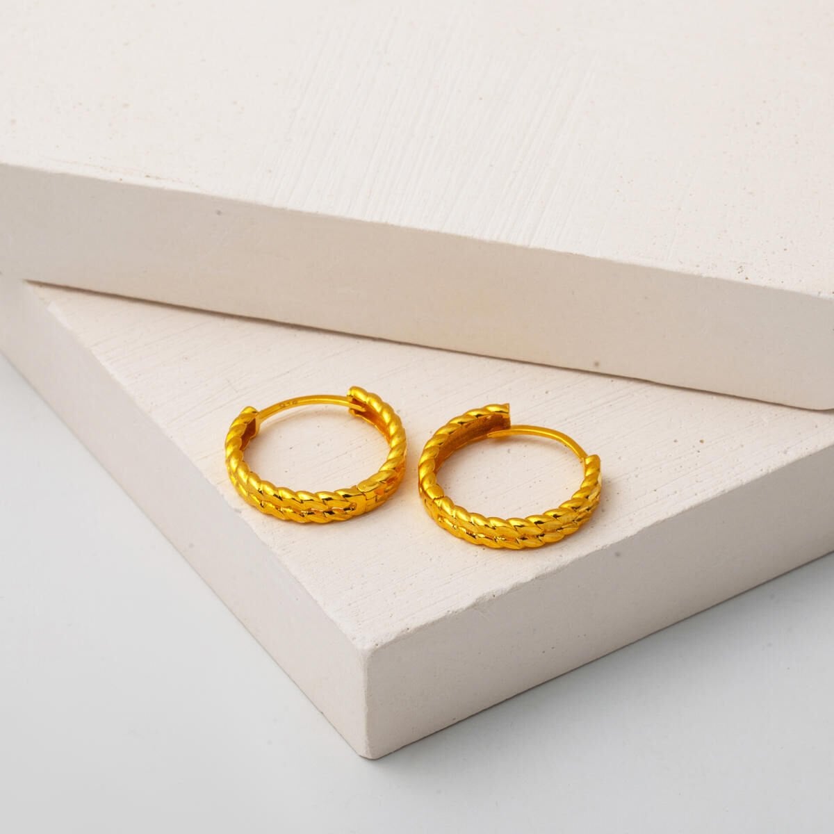 22K Yellow Gold Twisted Hoop Earrings 2 cm Diameter