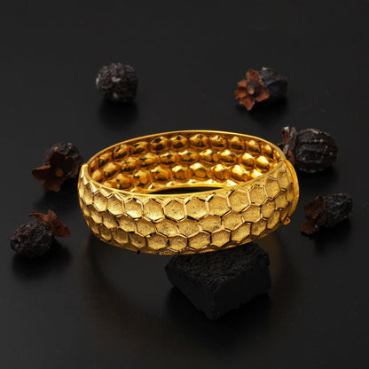 22K Yellow Gold Ice Crushed Hinged Cuff Bangle