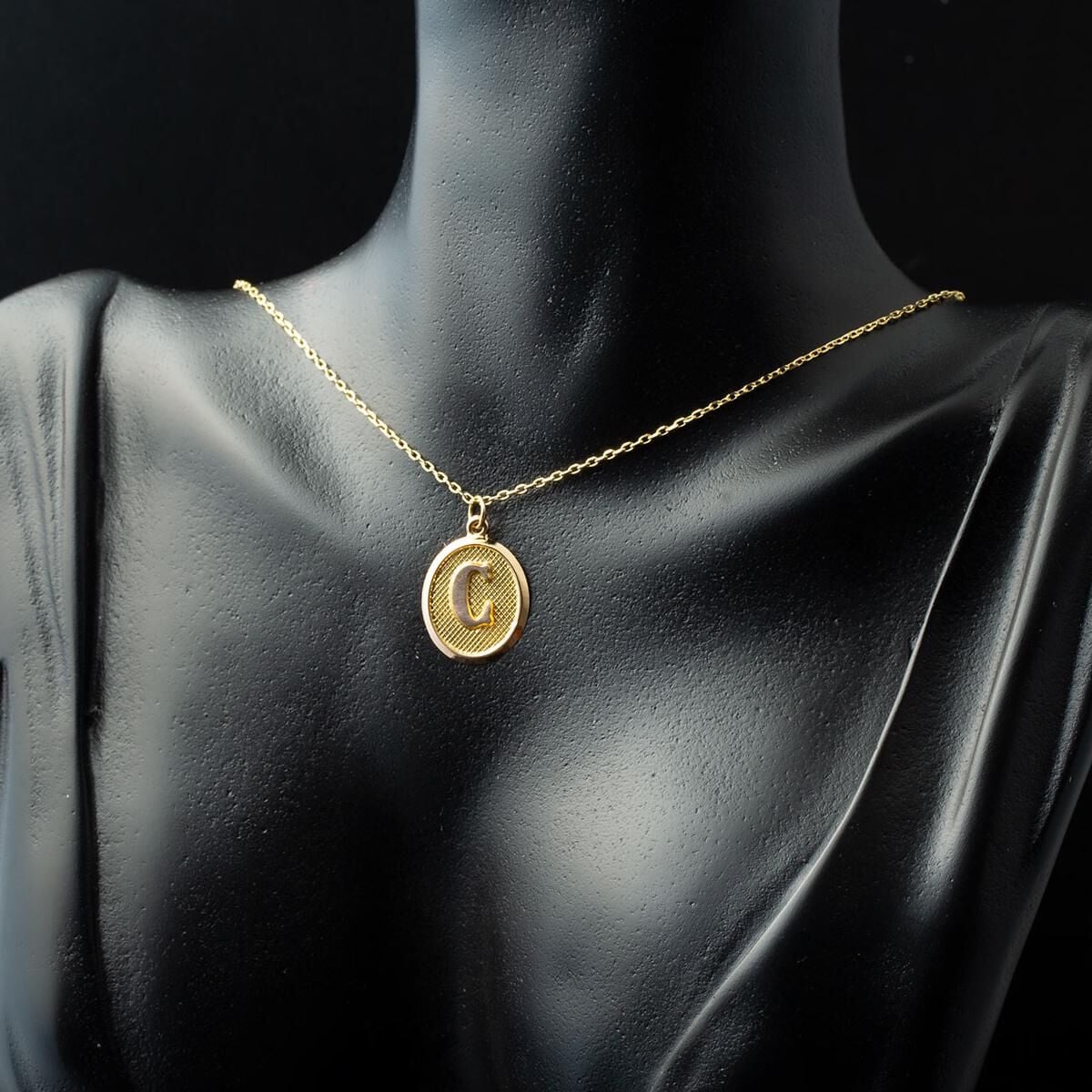 14K Yellow Gold Oval Initial C Necklace (1.25 g)