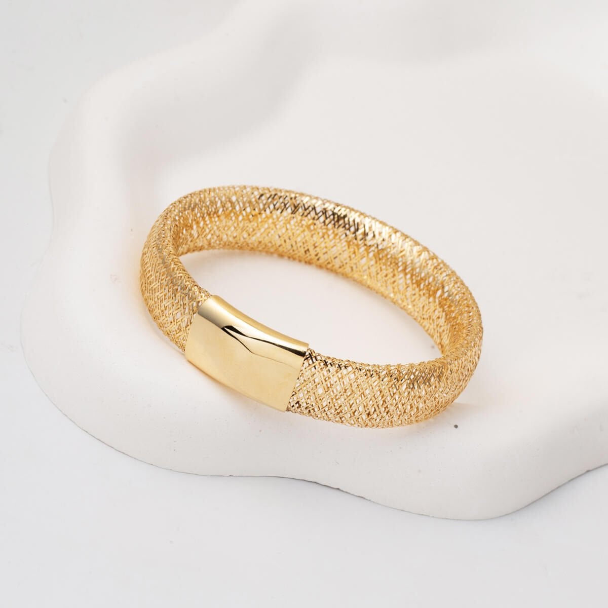14K Yellow Gold Flexible Italian Bracelet (6.72 g)