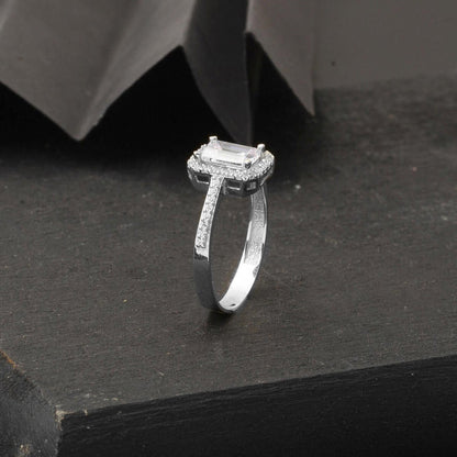 14K White Gold Baguette Cubic Zirconia Ring (2.27 g)