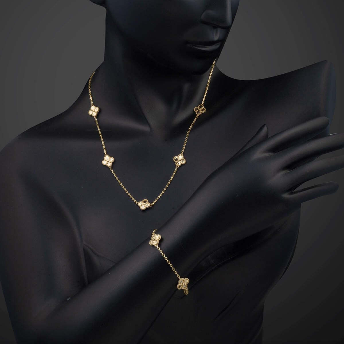 14K Yellow Gold Clover Necklace and Bracelet Set (6.65 g)