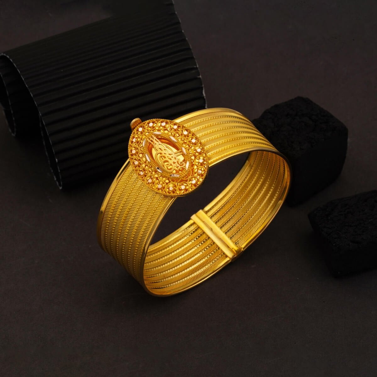 14K Yellow Gold Ottoman Tughra 7 Row Mesh Hinged Cuff Bangle