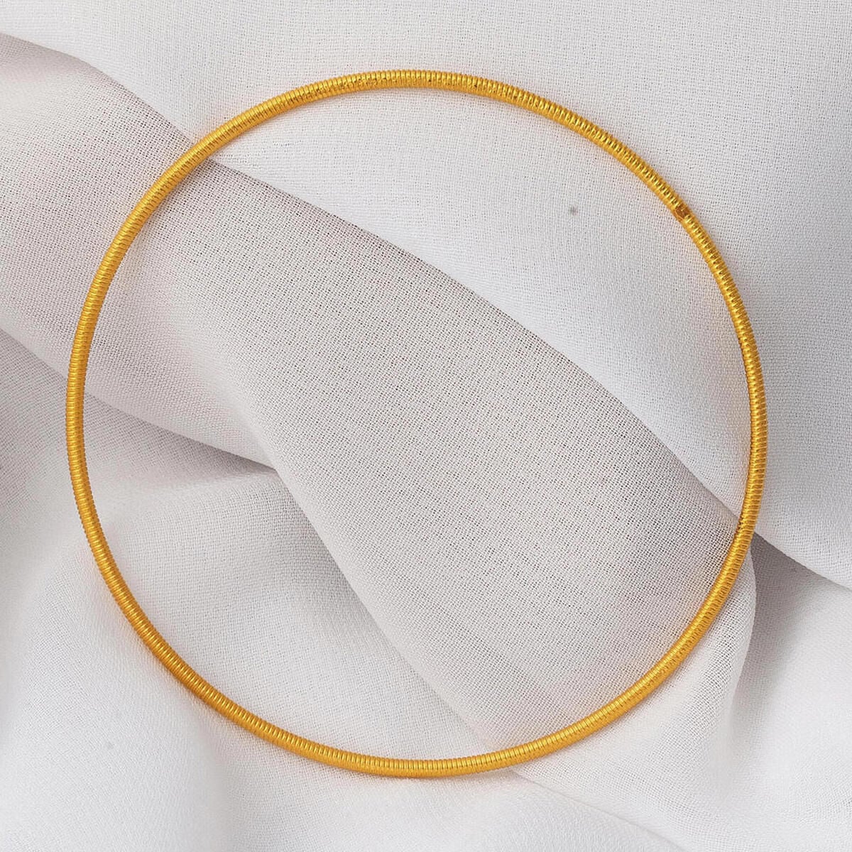 22K Yellow Gold Ribbed Ajda Bangle (6 g)