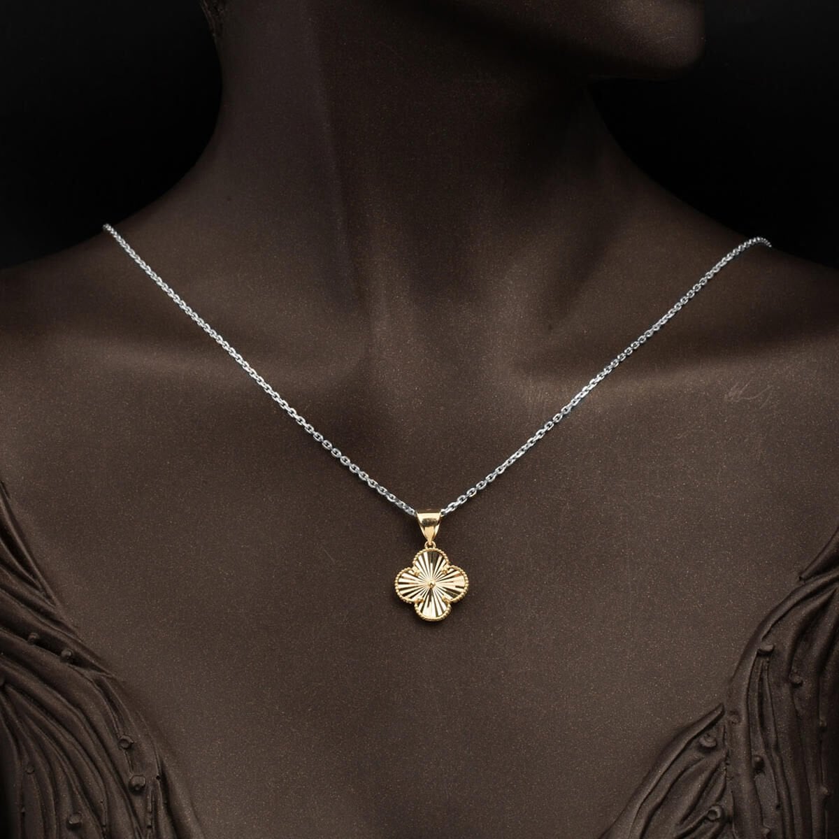 14K Yellow Gold Clover Medium Pendant