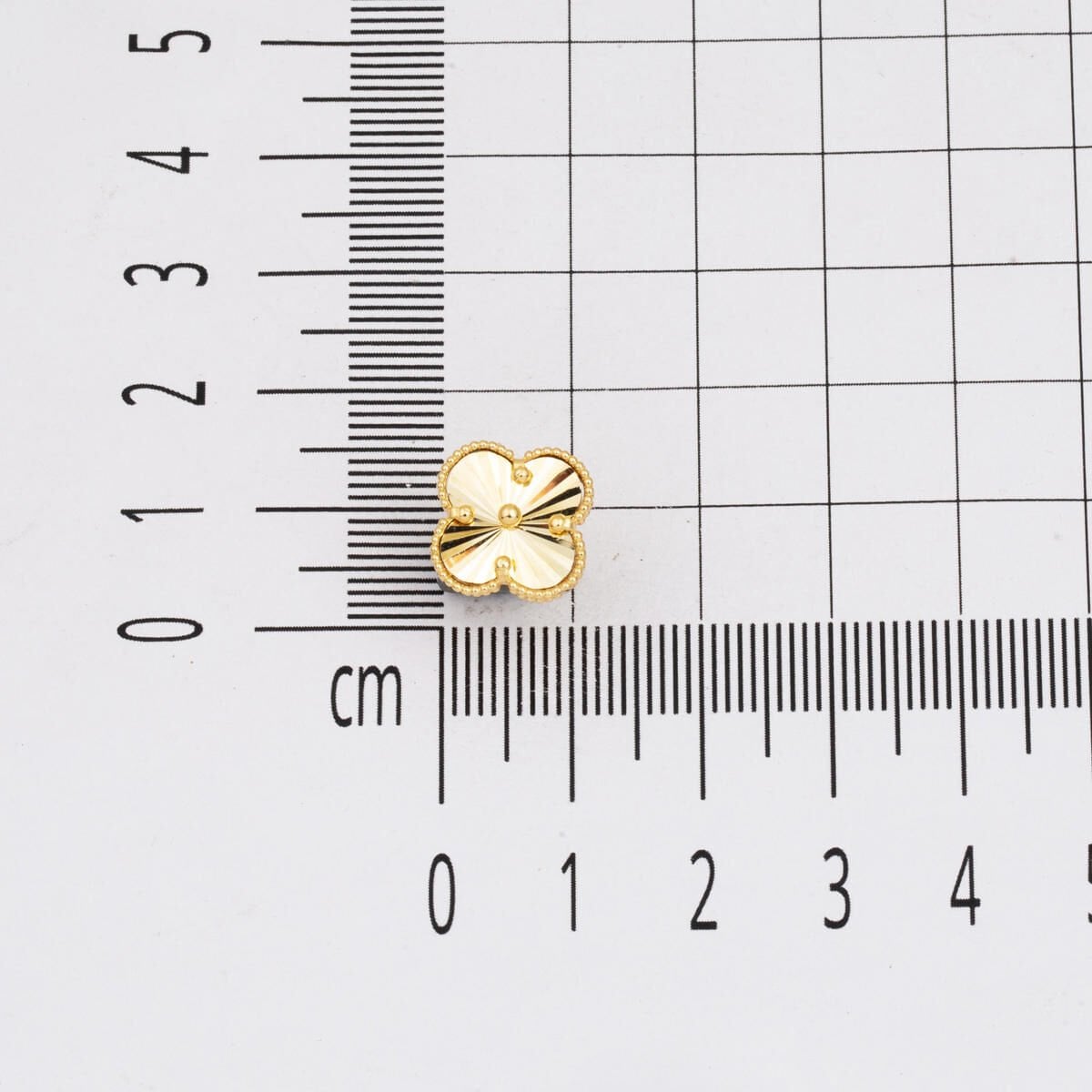 14K Yellow Gold Clover Medium Clip-On Earrings