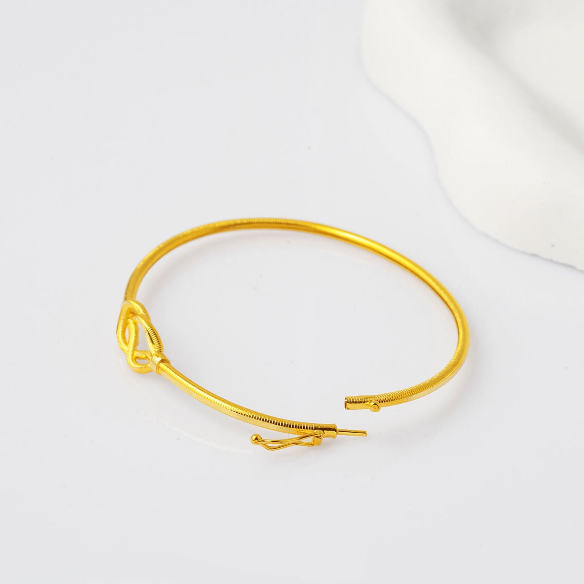 14K Yellow Gold Ajda Knot Hinged Cuff Bangle