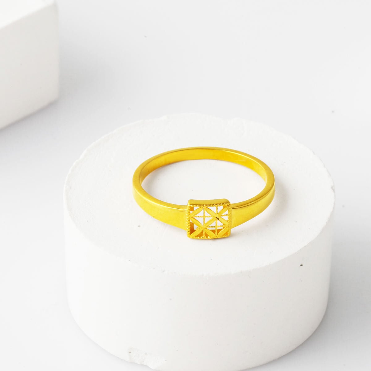 14K Yellow Gold Minimalist Ring