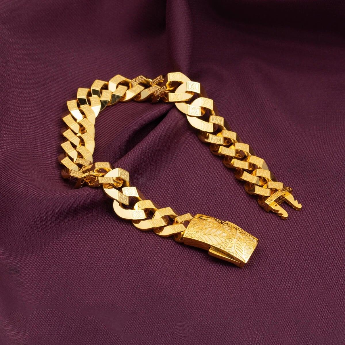14K Yellow Gold Zebrac Curb Medium Bracelet