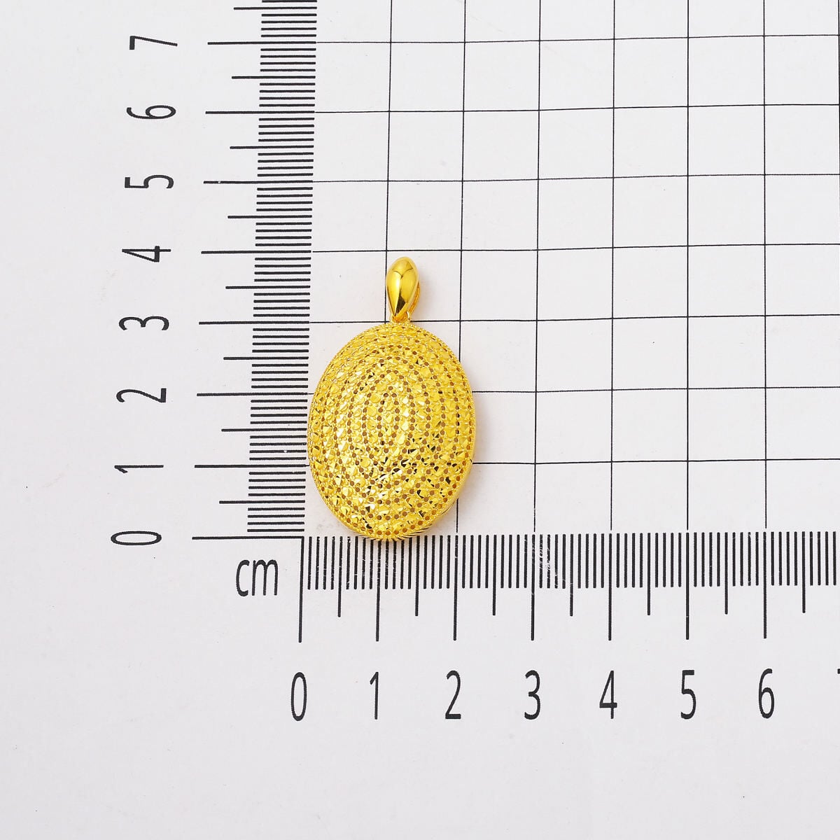 14K Yellow Gold Sparkling Oval Pendant