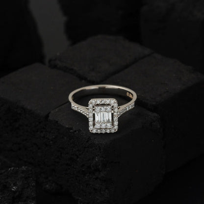 14K White Gold 0.56 Ct Baguette Diamond Ring