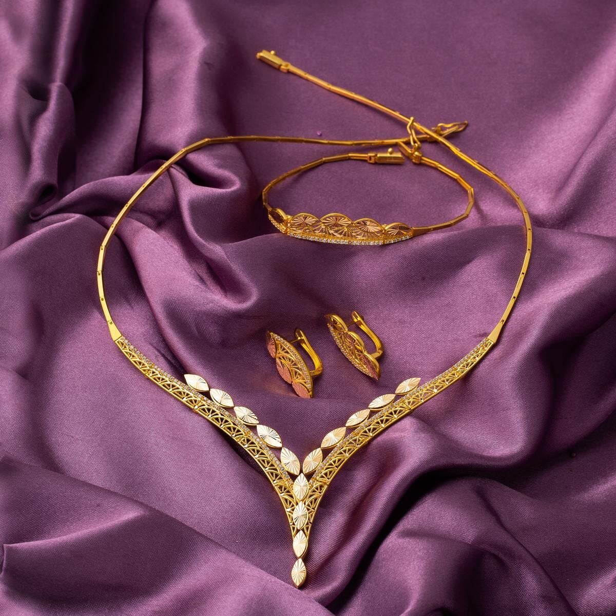 22K Yellow Gold Eye Jewelry Set
