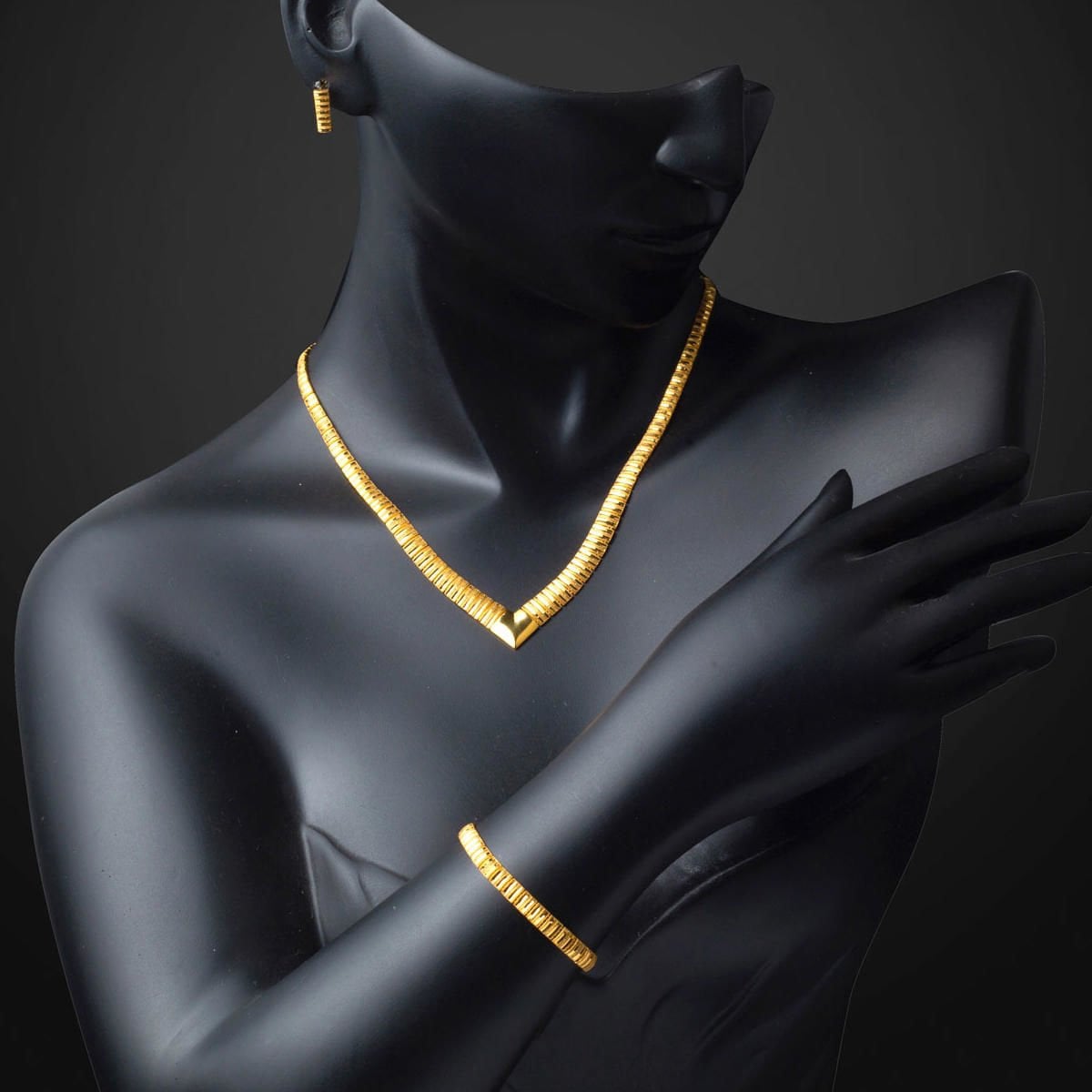 22K Yellow Gold Chevron Set