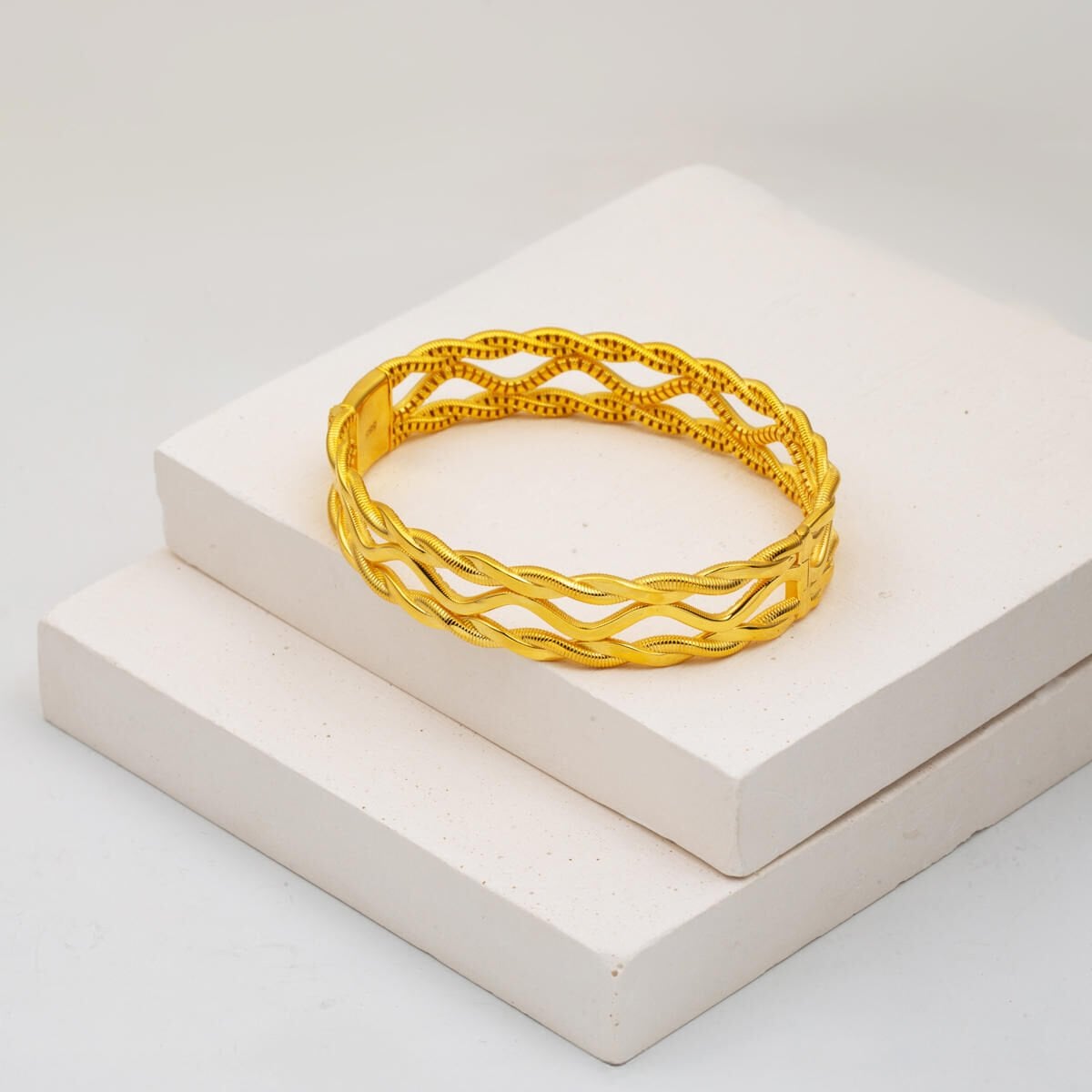 14K Yellow Gold Twisted Hinged Cuff Bangle (21.03 g)