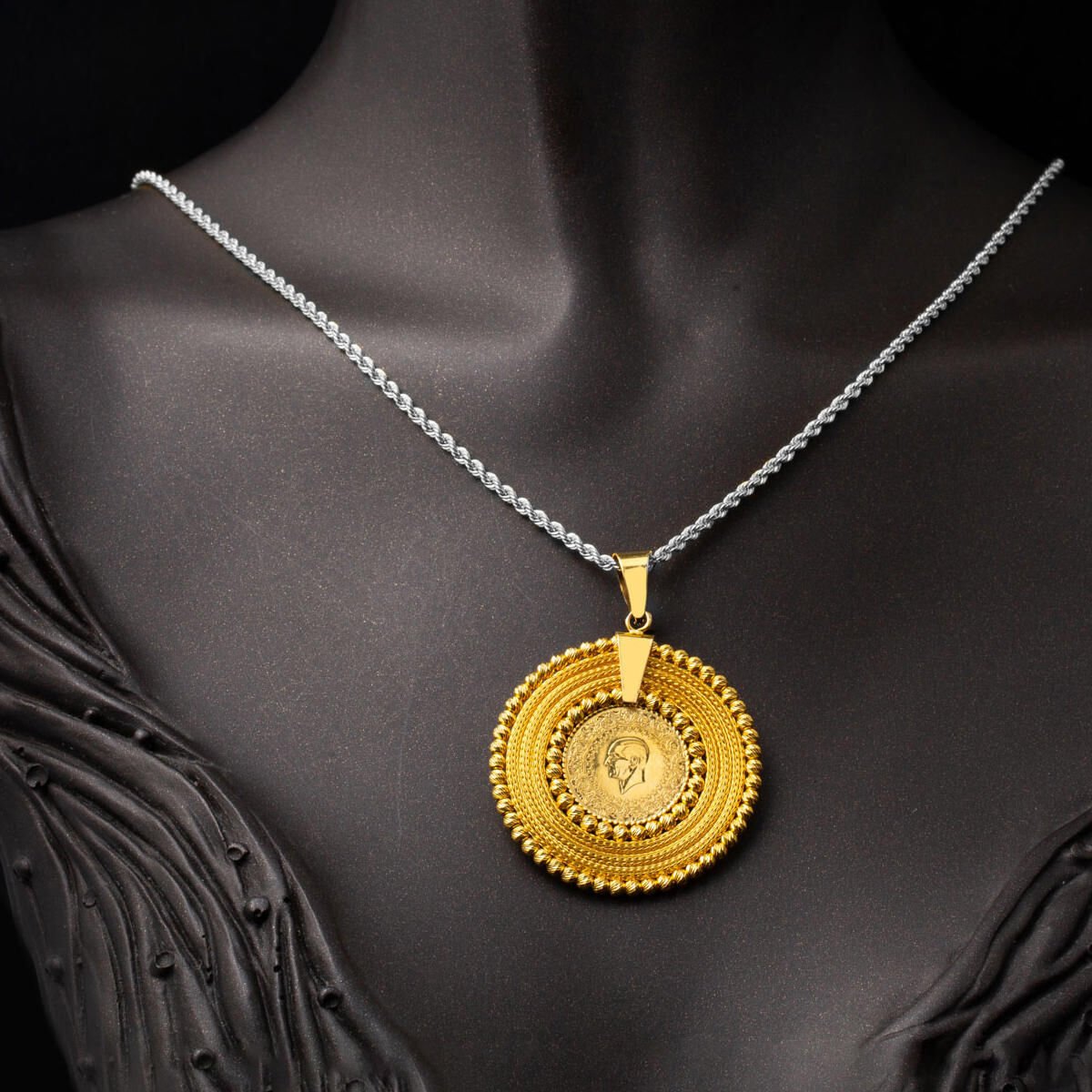 14K Yellow Gold Braided Quarter Coin Pendant