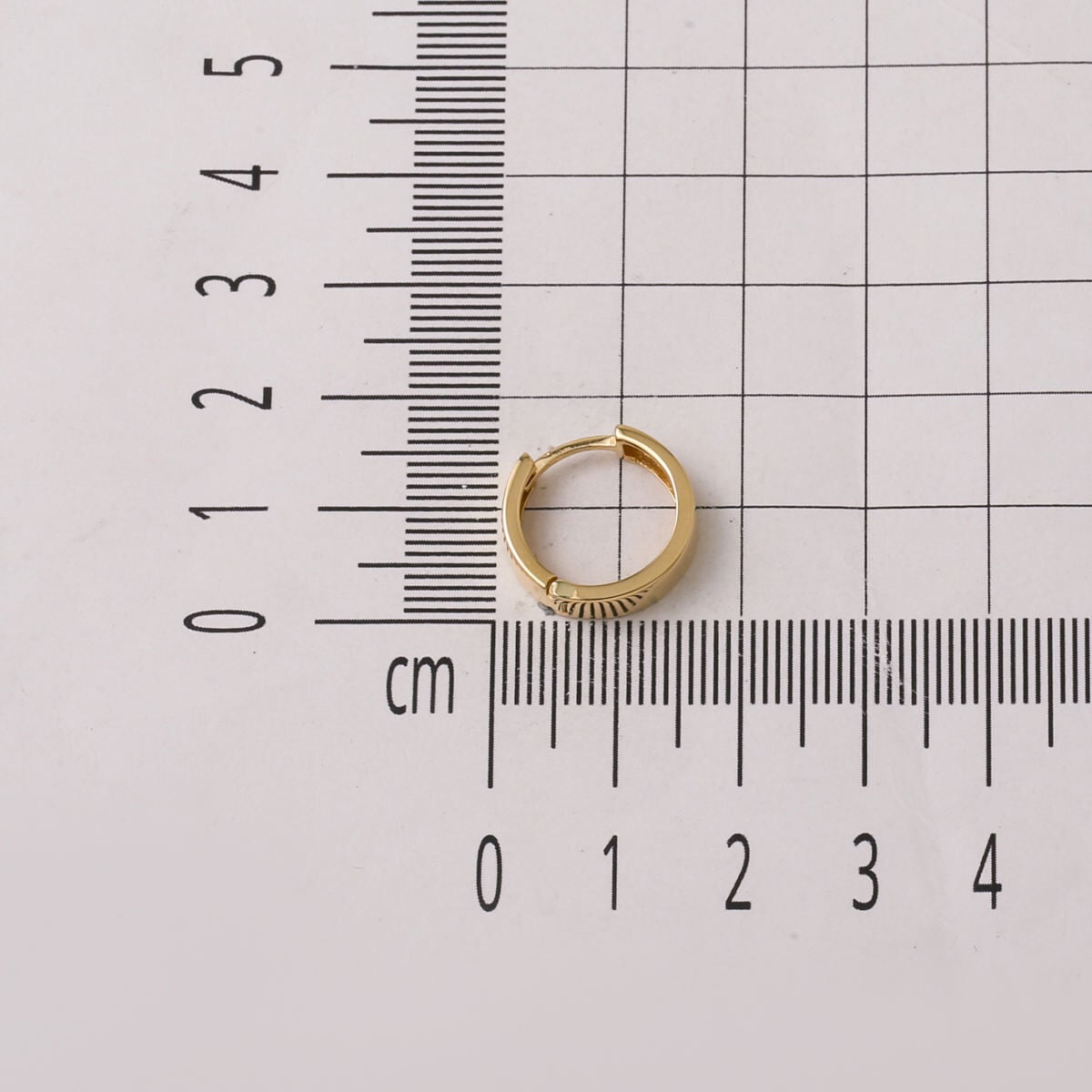 14K Yellow Gold Classic Hoop Earrings 1.8 cm Diameter