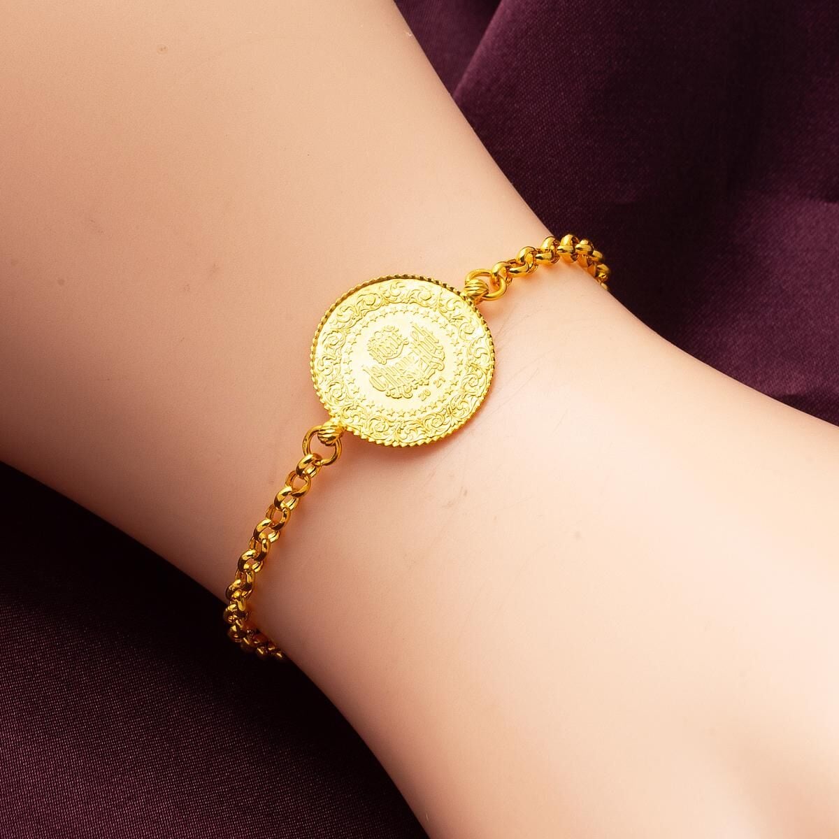 22K Yellow Gold Quarter Coin Bracelet (3.54 g)