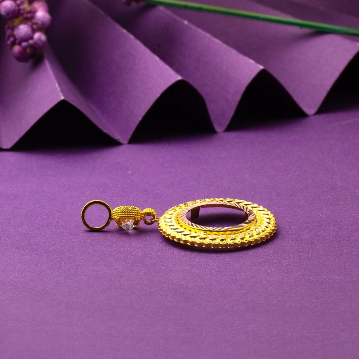 14K Yellow Gold Quarter Coin Holder Chain Cubic Zirconia Necklace