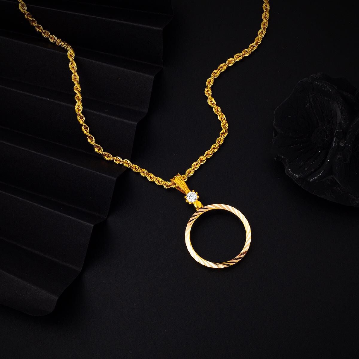 14K Yellow Gold Quarter Coin Holder Chain Cubic Zirconia Necklace (4.5 g)