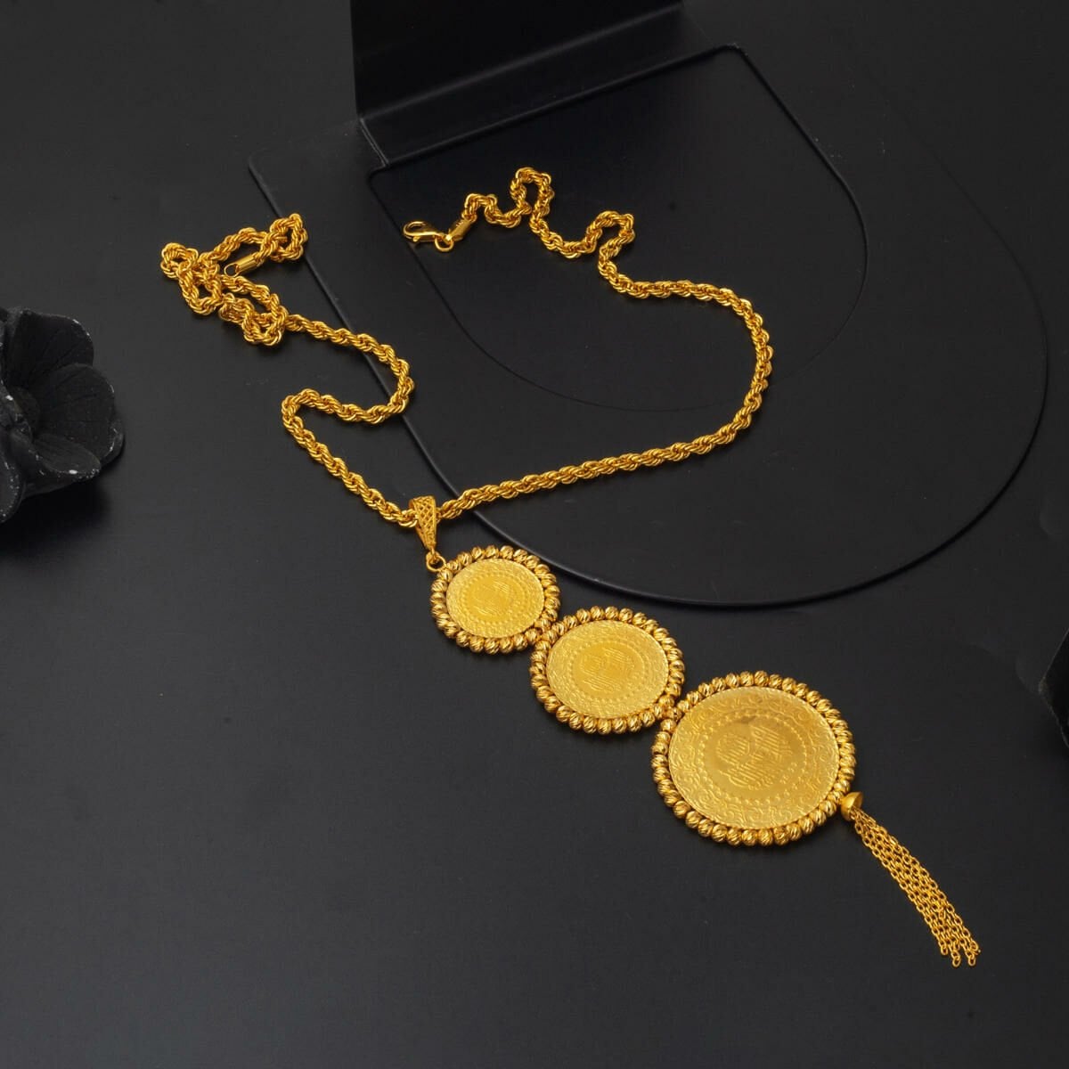 22K Yellow Gold Quarter Coin Half Full Necklace