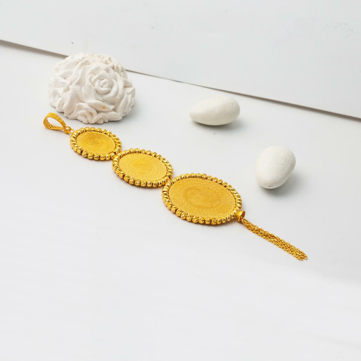 22K Yellow Gold Quarter Coin Half Full Necklace
