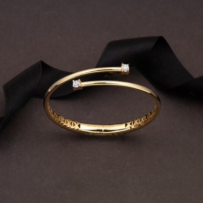 14K Yellow Gold Fashion Solitaire Cubic Zirconia Hinged Cuff Bangle
