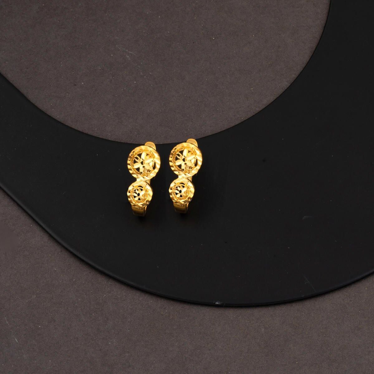 22K Yellow Gold Flower Earrings