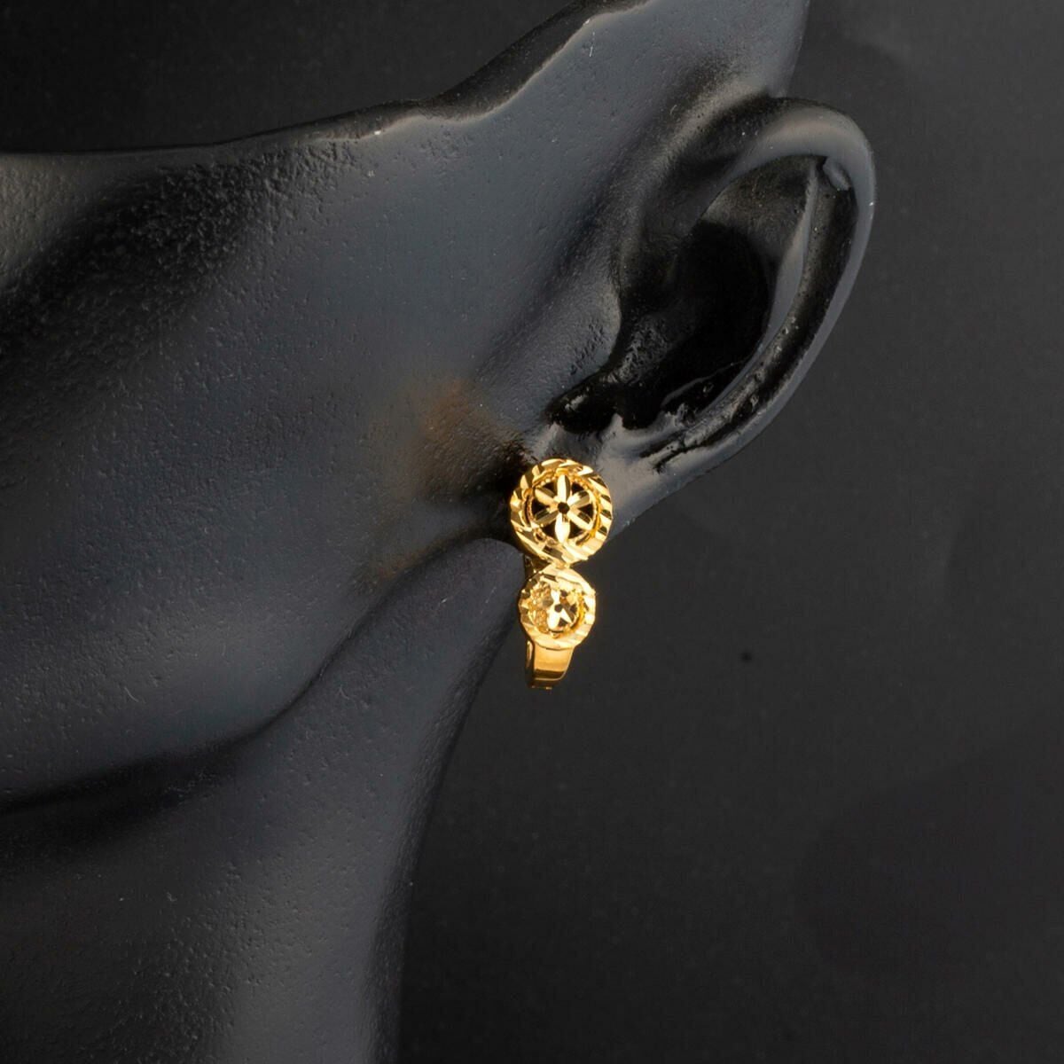 22K Yellow Gold Flower Earrings