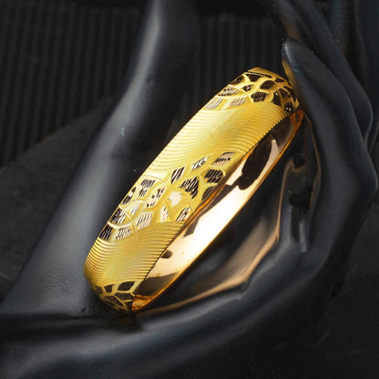 22K Yellow Gold Flower Patterned Investment Bangle