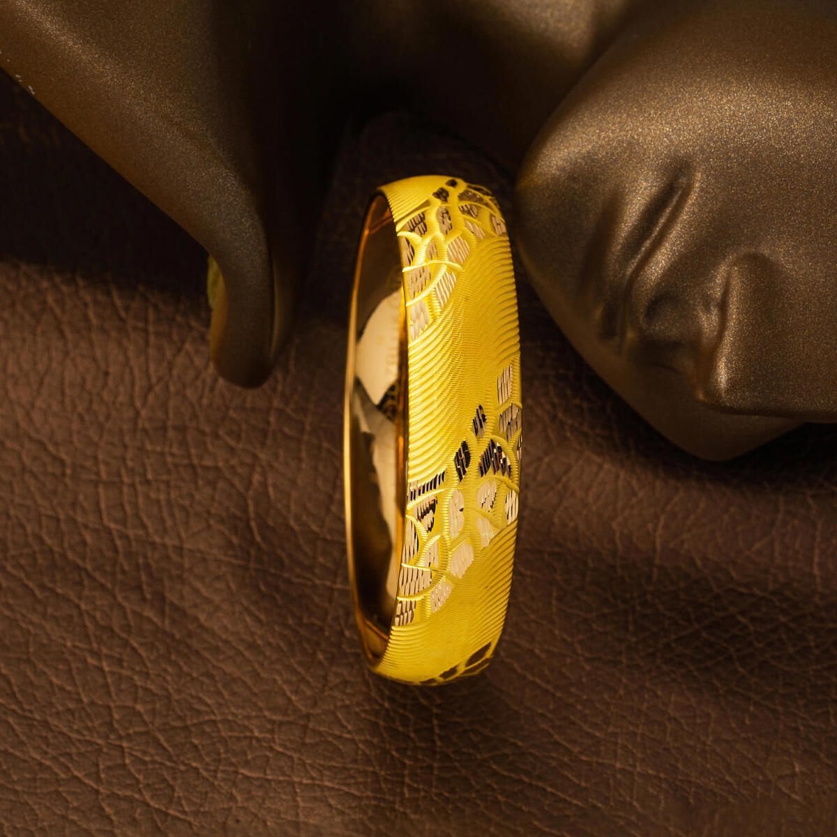 22K Yellow Gold Flower Patterned Investment Bangle