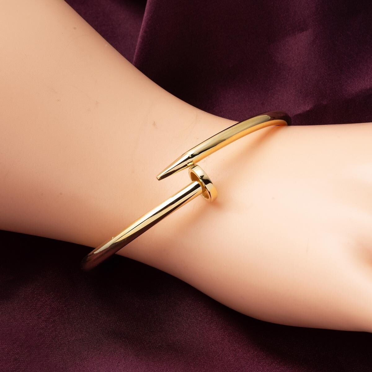 14K Yellow Gold Nail Bangle (7.96 g)