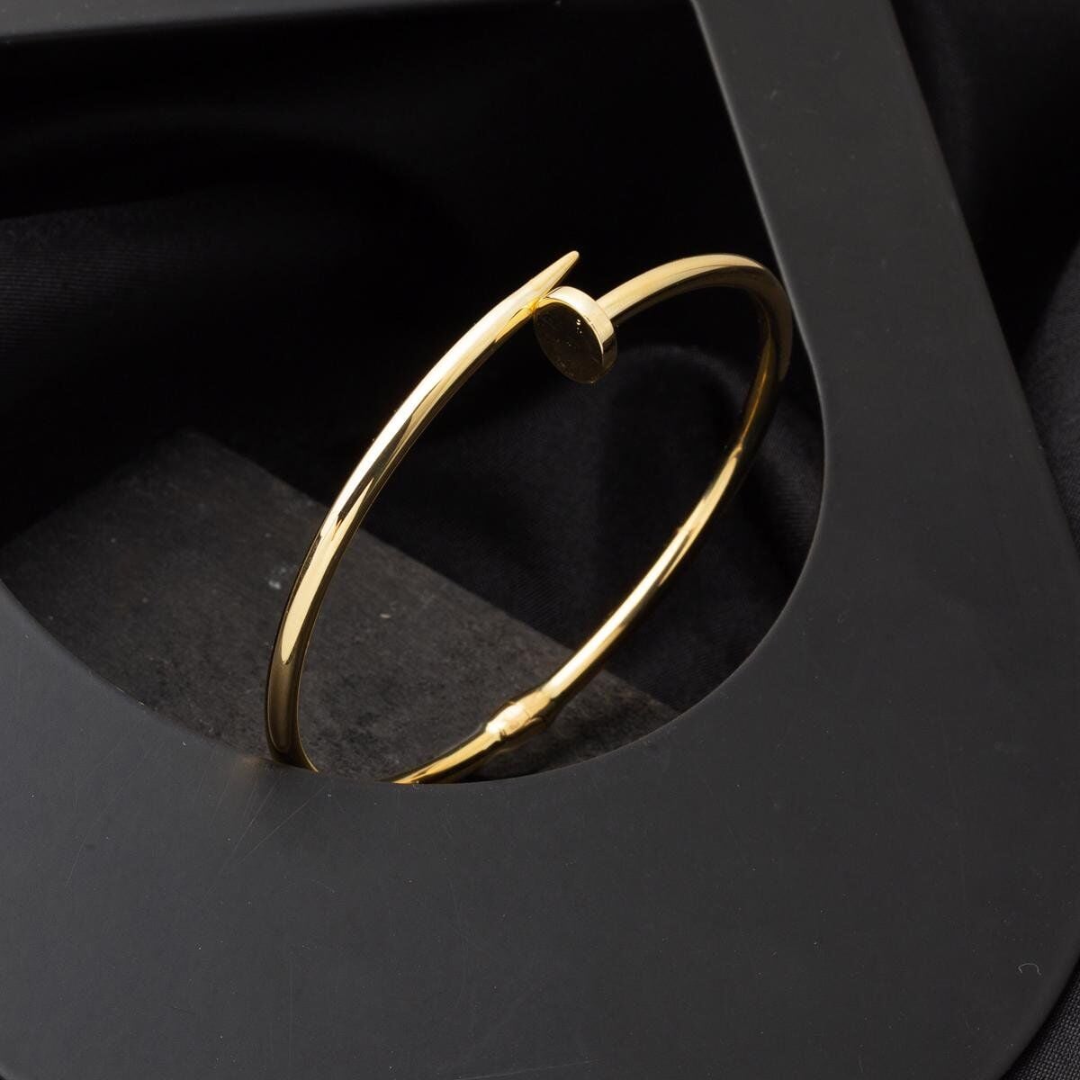 14K Yellow Gold Nail Bangle (7.96 g)
