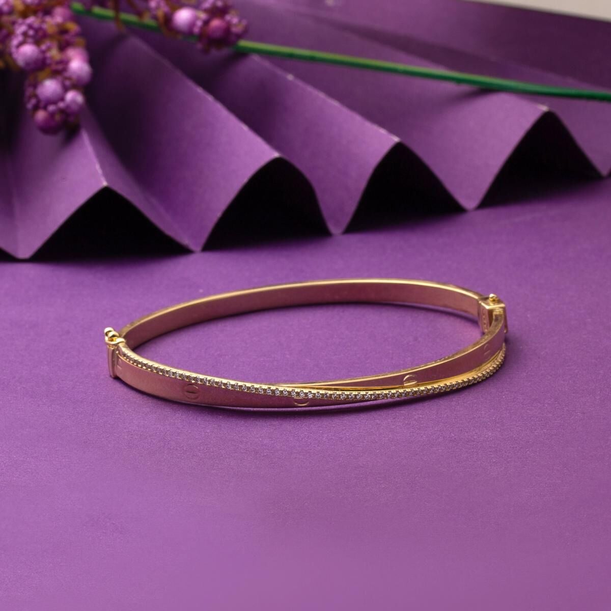 14K Yellow Gold Studded Hinged Cuff Cubic Zirconia Bangle (7.93 g)
