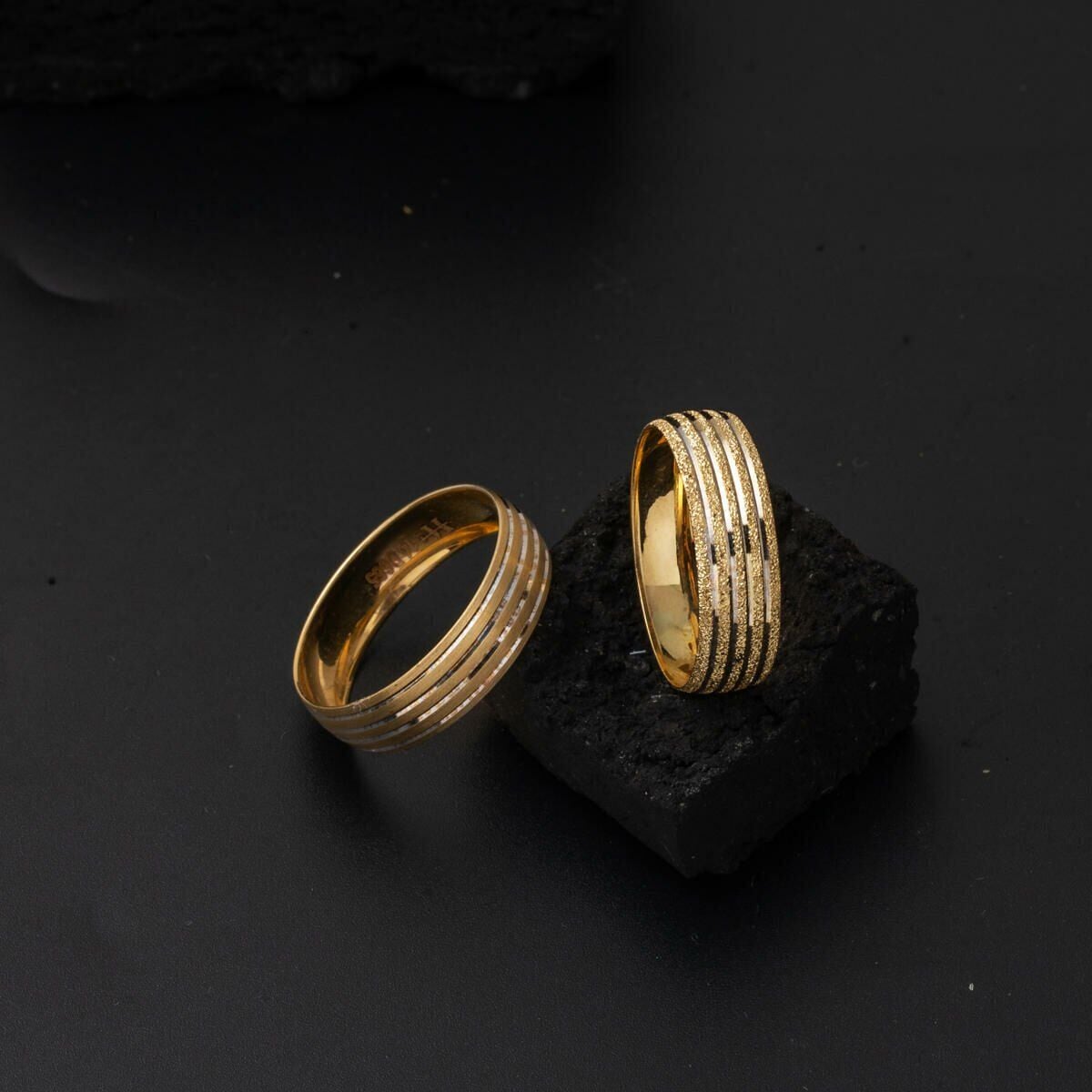14K Yellow Gold Striped Wedding Band Ring