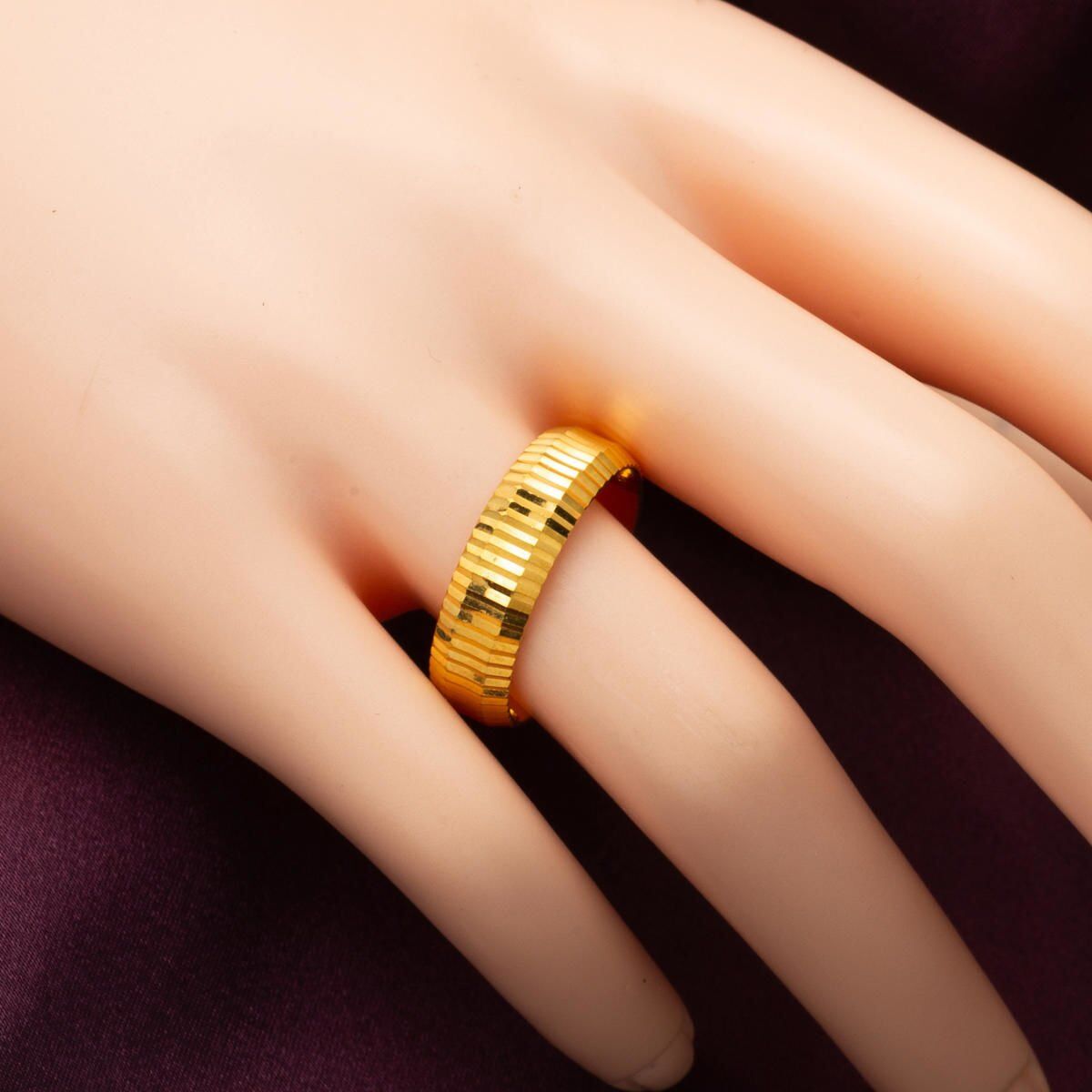 22K Yellow Gold Striped Double Wedding Band Ring Set