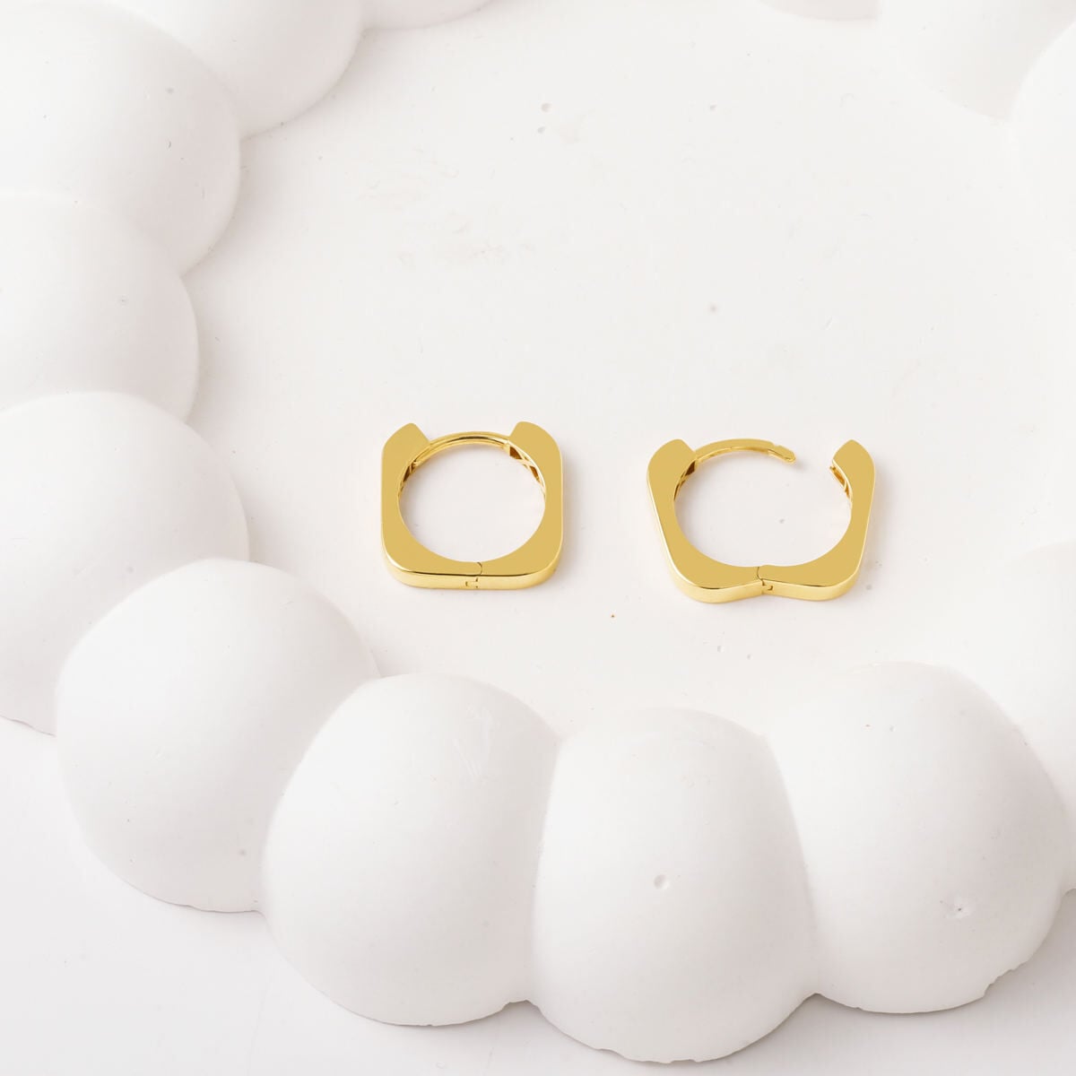 14K Yellow Gold Square-Cut Cubic Zirconia Hoop Earrings (2.25 g)