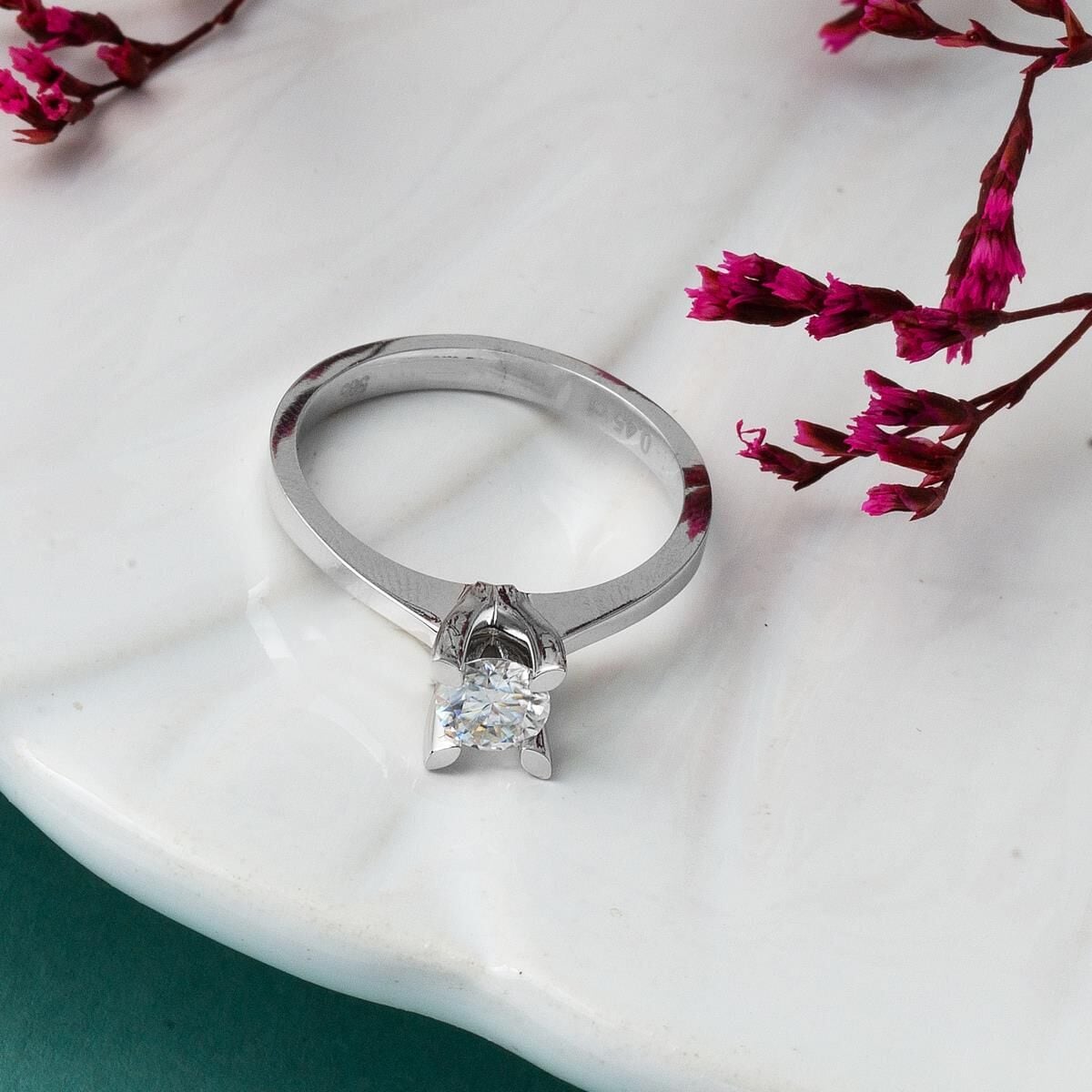 14K White Gold Moissanite Solitaire Ring (2.1 g)