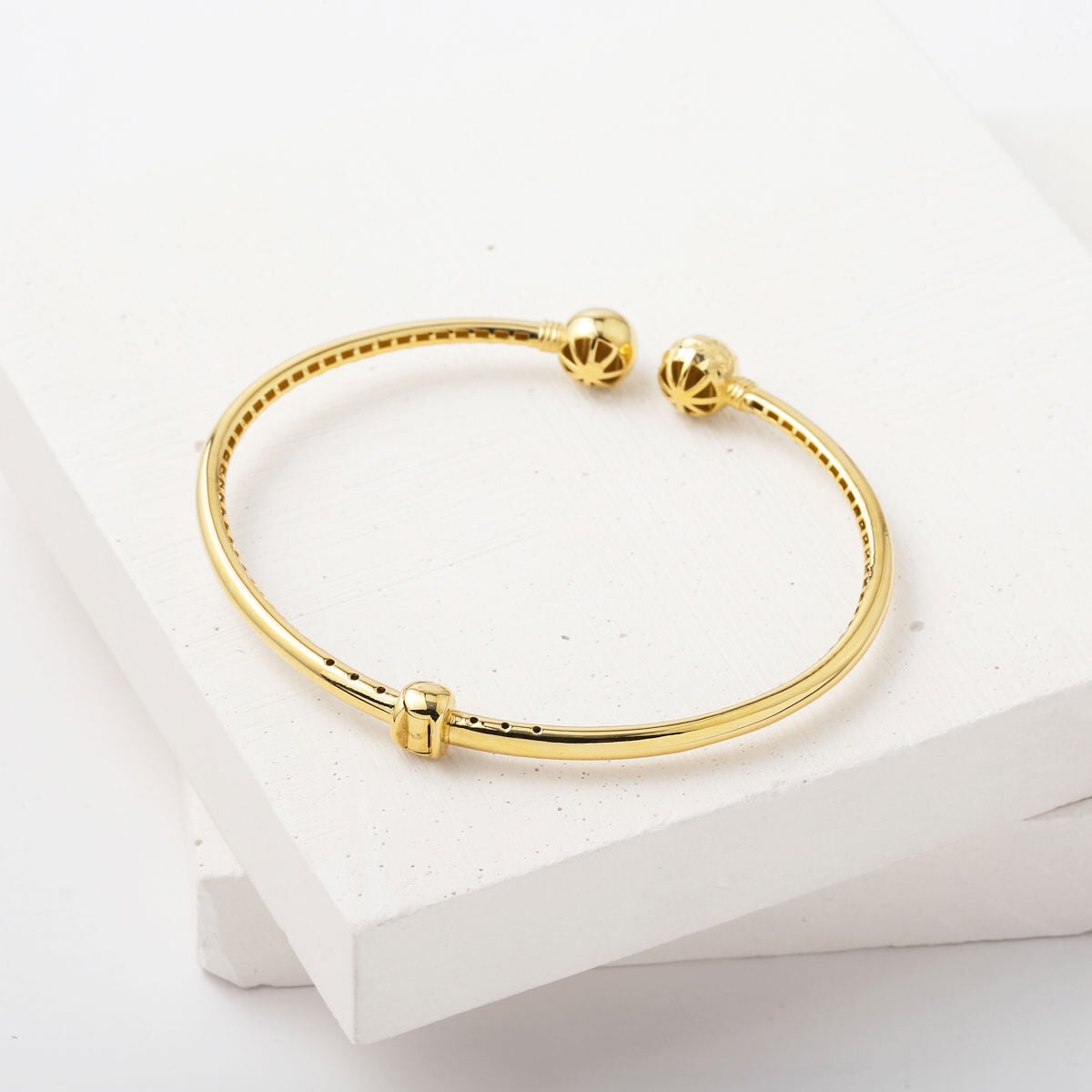 14K Yellow Gold Wishbone Hinged Cuff Bangle