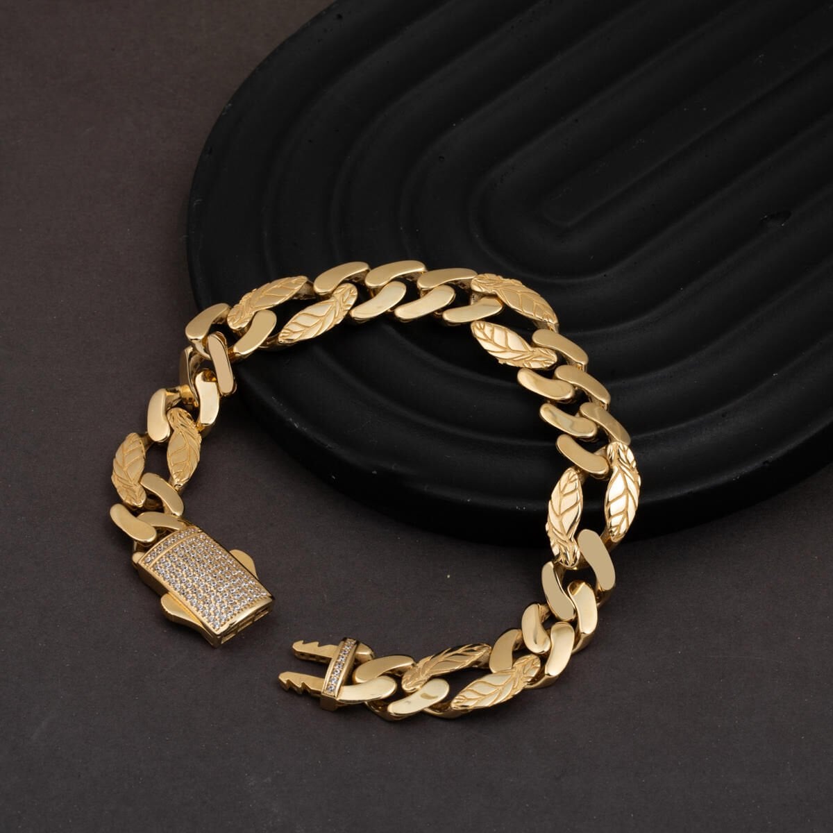 14K Yellow Gold Leaf Curb Cubic Zirconia Bracelet