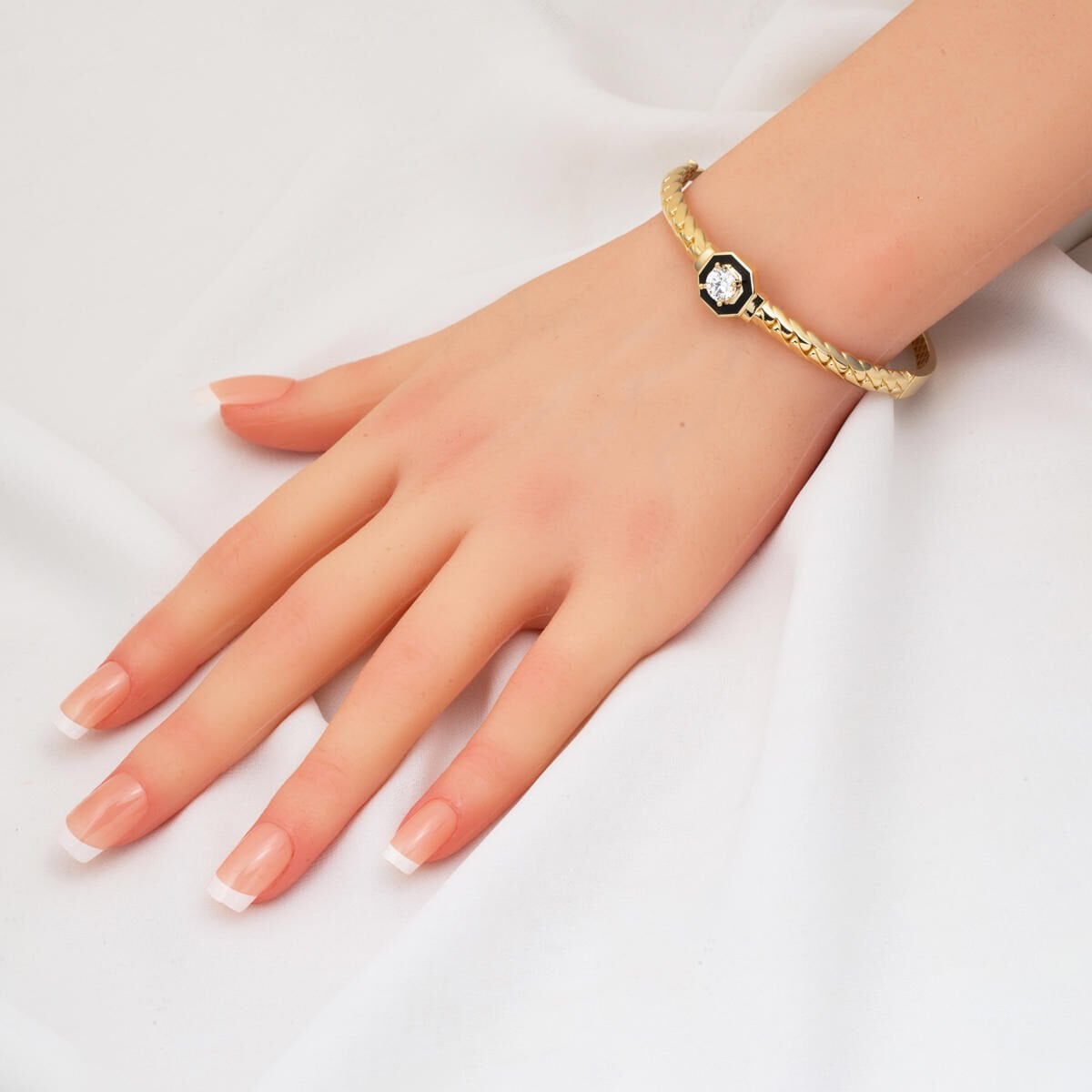 14K Yellow Gold Cagla Curb Link Cubic Zirconia Hinged Cuff Bracelet