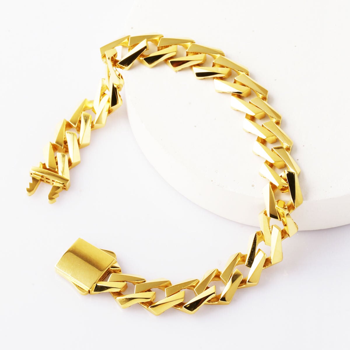 14K Yellow Gold Italian Curb Bracelet (11.68 g)