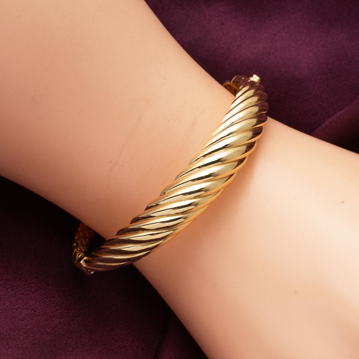 14K Gold Wavy Hinged Cuff Bangle