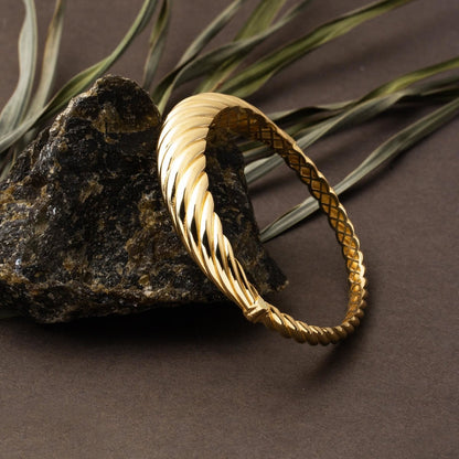 14K Gold Wavy Hinged Cuff Bangle