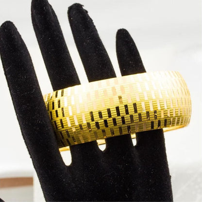 22K Yellow Gold Checkered Hinged Bangle